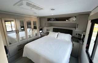 NEW - 2026 Momentum 320G - Off Grid Adventure