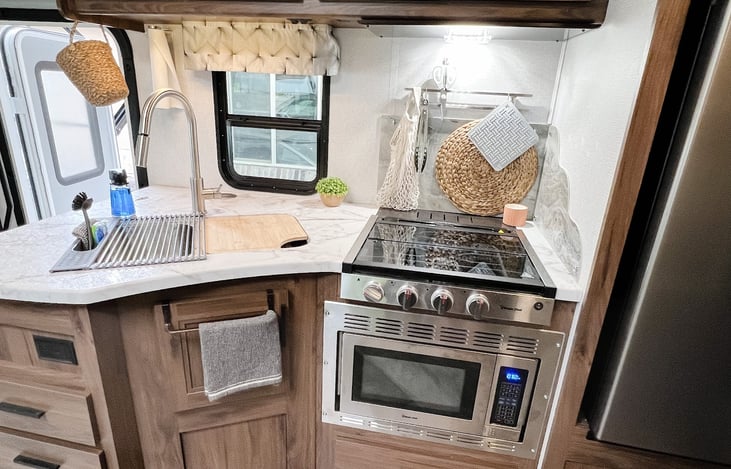 Full stocked kitchen