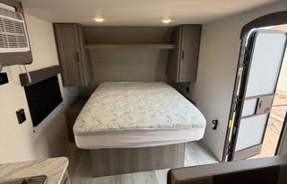 2025 Keystone Hideout - Modern, Cozy & Easy to Tow