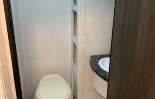 Eddie’s Pet Friendly 2022 Heartland 31DB