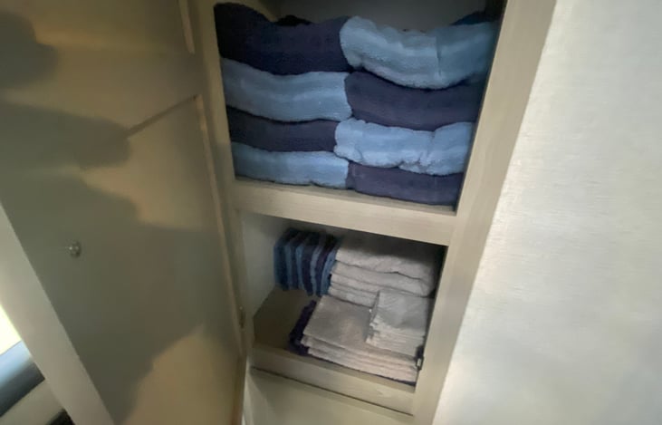 Towels, hand towels, wash cloths, and toilet paper provided with rental.