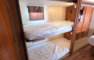 Fireside RV's Coachmen Freelander 32BH Bunkhouse