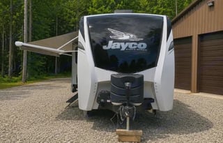 "Blue Grass Beauty" Jayco  Sleeps 8 Delivery Only