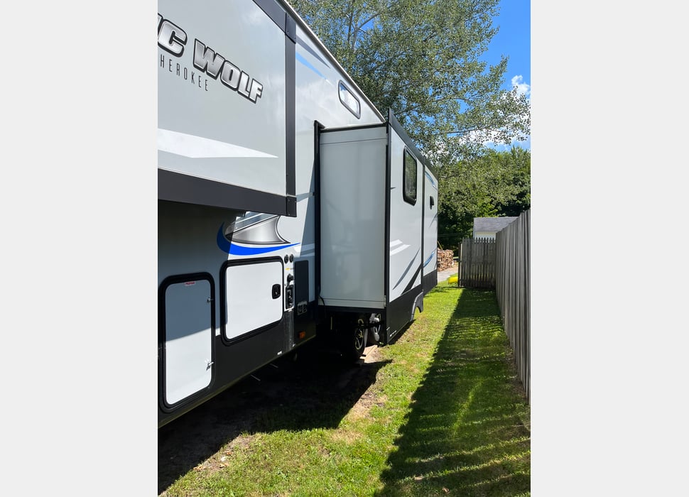 Fifth Wheel rentals in Portland