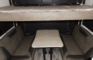 Travel Trailer w/overhead bunk (3 Miles fromStrip)