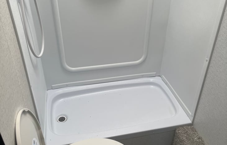 Bathroom standing shower
