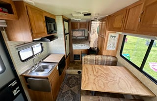 Salome - 2008 Coachman Freelander 24