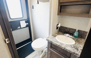 Luxury Fifth Wheel Rental | Sleeps Up to 9