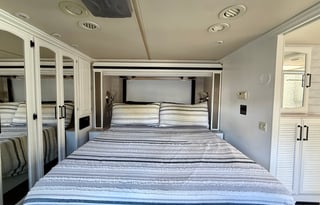 Fleetwood RV Providence 39R
