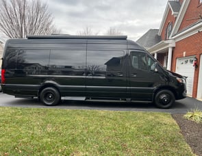 Midwest Automotive Designs Signature Custom Conversion Sprinter 11 Passenger 170 EXT