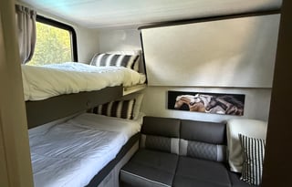 Versa Sleeps 10 Family Camper