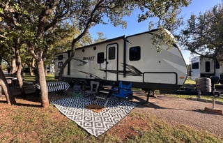 Family friendly RV with 2 A/Cs