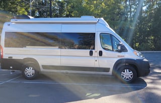 2022 Thor Motor Coach Sequence 20K