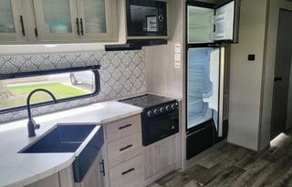 2022 Dutchmen RV Coleman Lantern Series 334BH