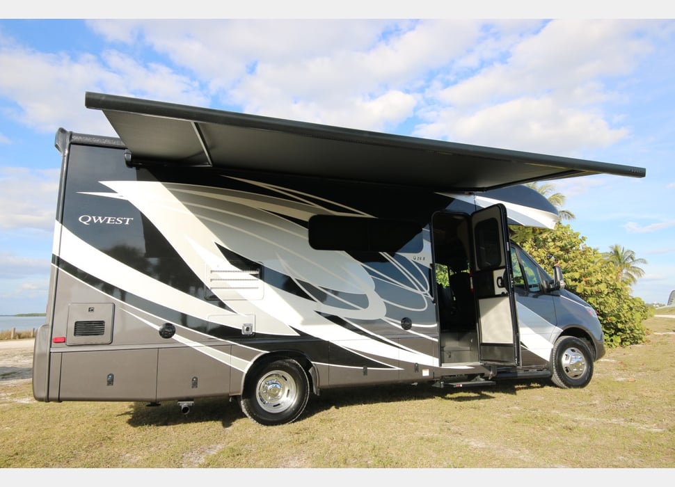 Class C Motor Home rentals in PARKLAND