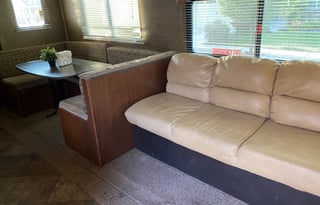 Lone Pine Prowler Bunkhouse