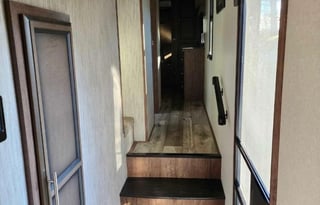 2021 KZ Durango Gold G382MBQ