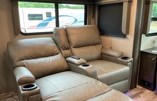 Ruby! Our REFLECTION 303RLS is ready for Glamping+