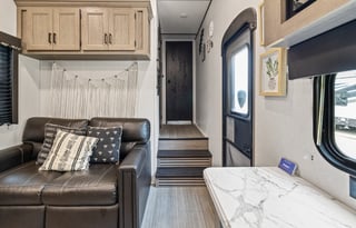 The Bohemian Dream(8 People / Local Delivery Only)