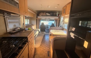 2007 Winnebago Navion 23H