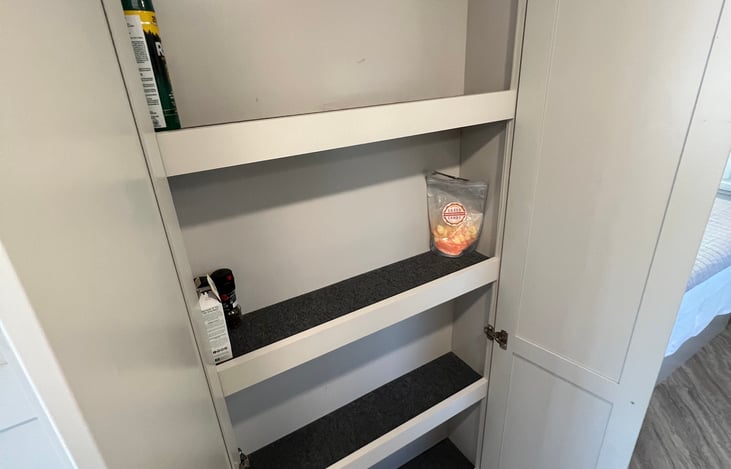 And if there wasn't enough pantry space, there's even more for the taking! Imagine packages of Oreos with cold milk in the fridge. That's my idea of a vacation treat!