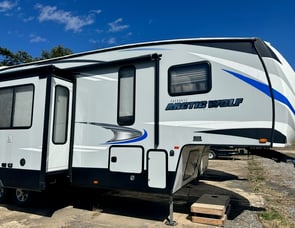 Forest River RV Cherokee Arctic Wolf 305ML6