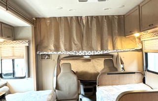 2020 Thor Motor Coach Daybreak 27DB