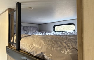 2022 Cherokee Arctic Wolf 3660 Suite