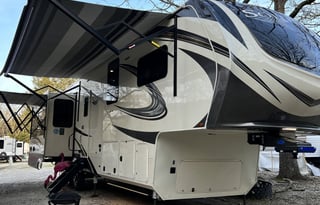 2021 Grand Design Solitude 372WB R