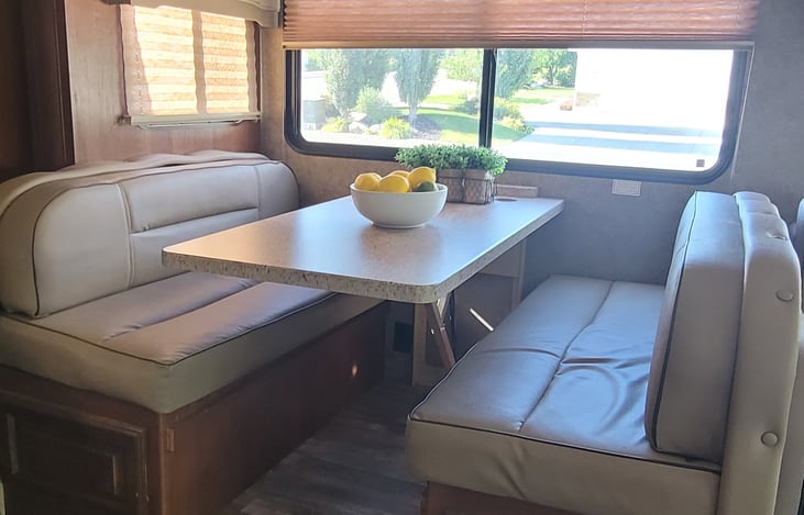 Cozy Kitchen & Dining Space – Perfect for Two or the Whole Family!
Whether you're a couple looking for a quiet getaway or a family ready to experience the joys of RV vacation life.