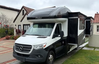 Luxury family approve RV Camper Mercedes rental