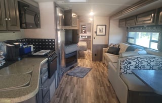 2018 Winnebago Sunstar LX 35F