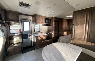 2018 Mercedes Sprinter. 25' & 14mpg!