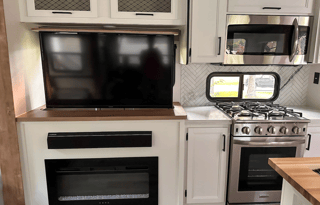 Prime Time RV Crusader 335RLP