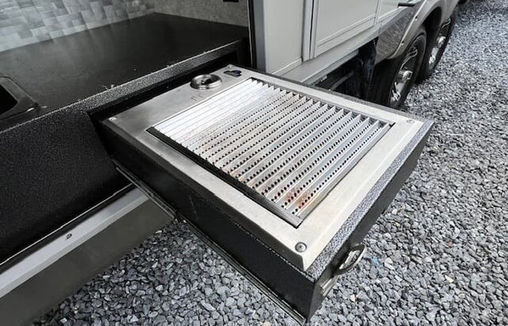 Outdoor kitchen propane grill