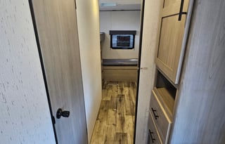 2022 Coleman Lantern 334BH