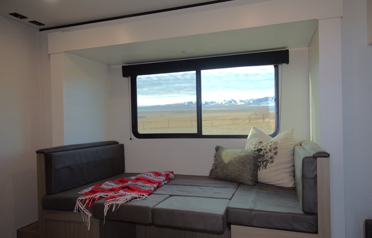 Fold out dinette area