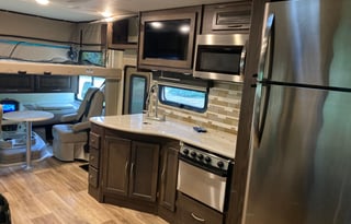 Sir Sleeps-A-Lot 2019 Coachmen Mirada 35BH Bunks