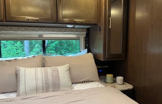 2018 Freedom Elite 30FE with free Starlink