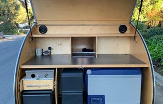 Retro Style Teardrop Camping Trailer (Santa Cruz)