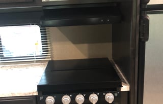 Couples Luxury RV Retreat – Pet-Friendly