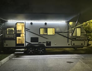 Winnebago Industries Towables Micro Minnie 2225RL