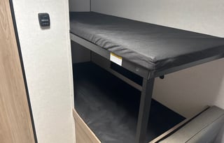 2025 Keystone RV Coleman Lantern LT Series 17B