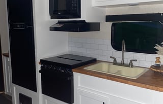 "ALANI"  is a 2017 Jayco Jay Flight