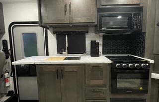 Spacious 2023 FR3 34DS Motor Coach: Luxe & Loaded!