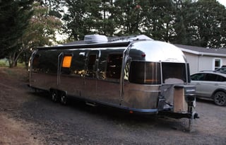 Silver Stays 1990 Airstream RV excella 1000