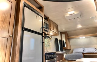 2018 Prowler Lynx. Sleeps 8. Delivery Available