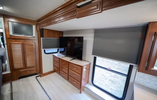 2007 Fleetwood RV Bounder Diesel 38V