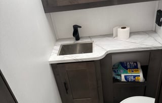 Pet/festival friendly RV WITH washer/dryer!!!