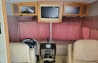 2008 Winnebago Vista 33T